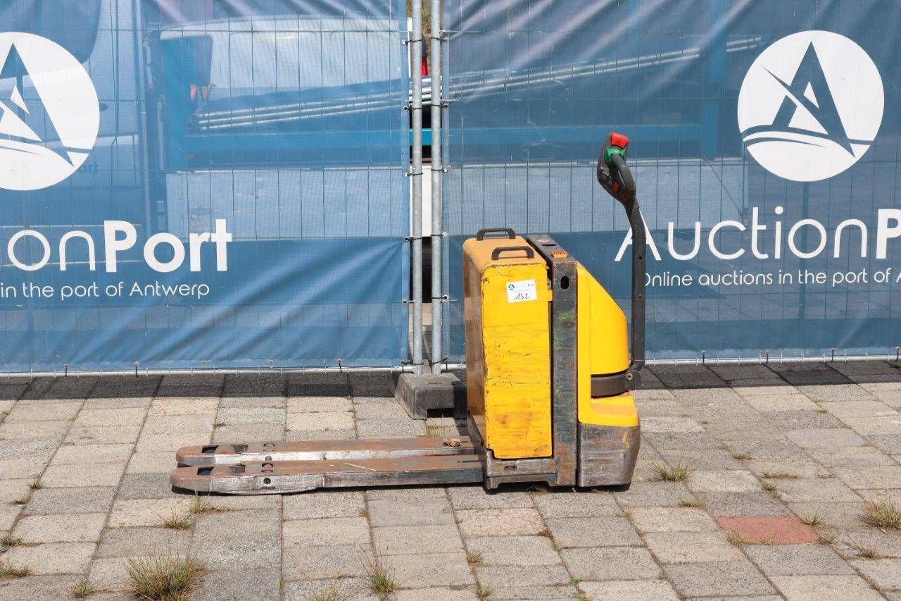 Pallet truck Jungheinrich EJE220 Electric 2000kg 2005