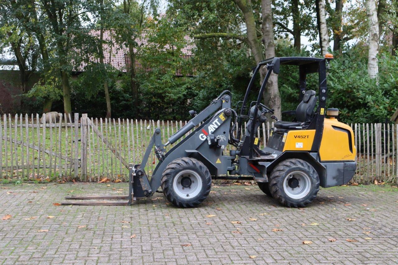 Articulated loader Giant V452T Diesel 33kW 2010