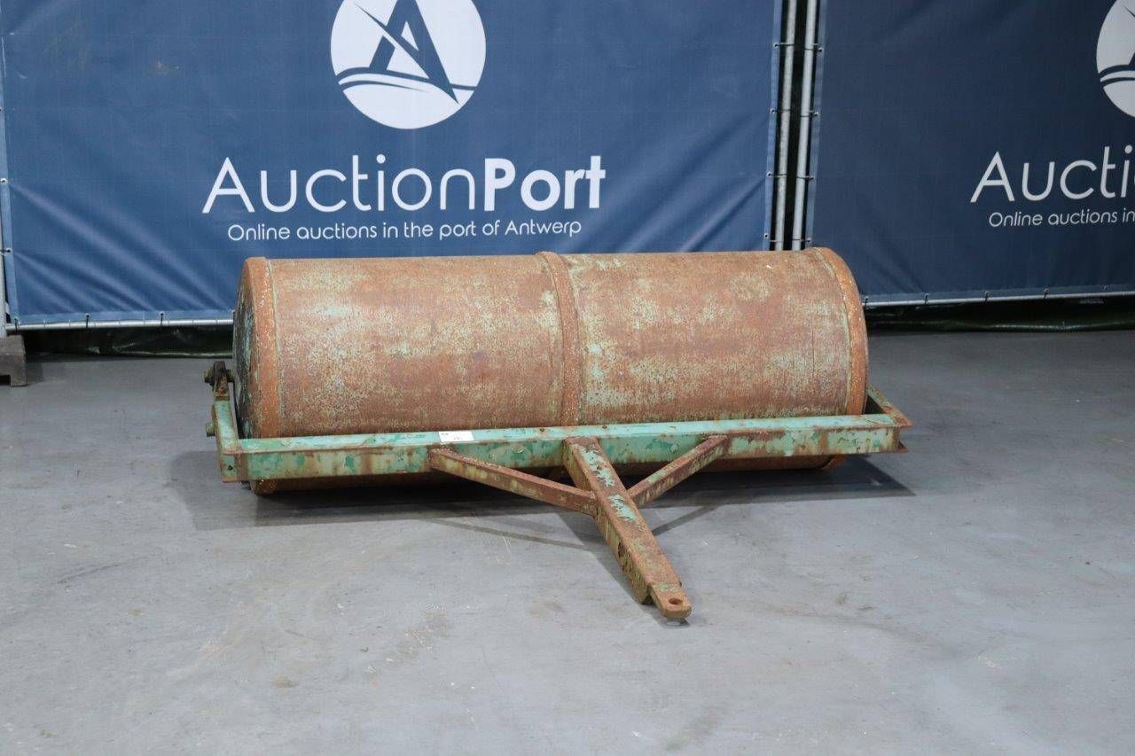 Drawn Land Roll
