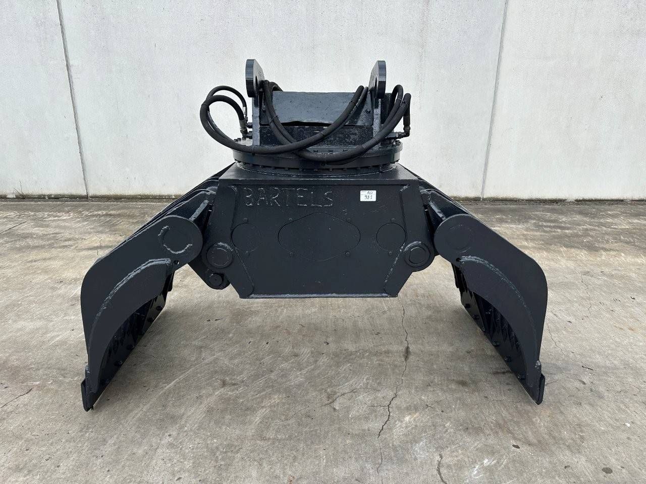 Hydraulic sorting grab with CW30/40 quick-change head plate