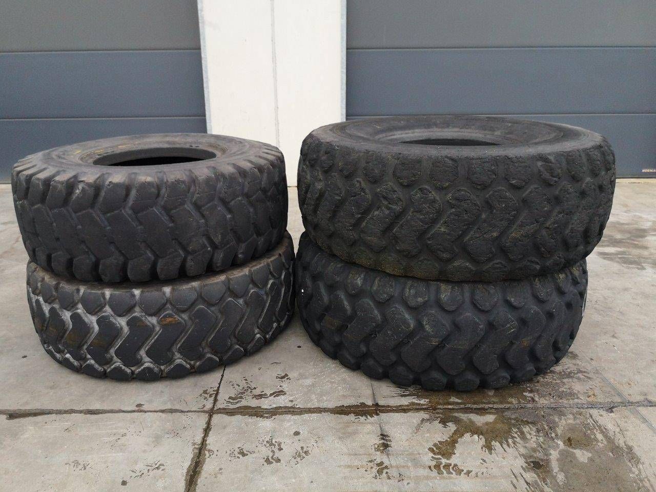 Industrial tires Galaxy &amp; Michelin