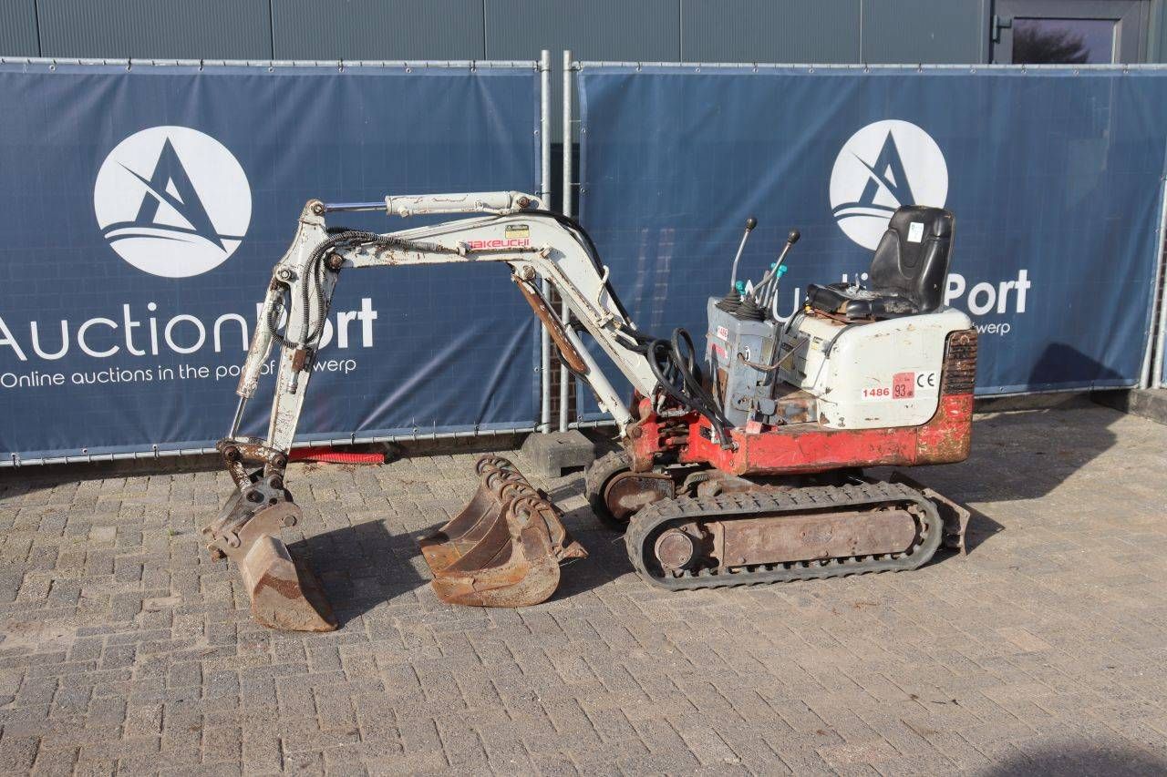Mini escavadeira Takeuchi TB108 Diesel 7,1kW 2000