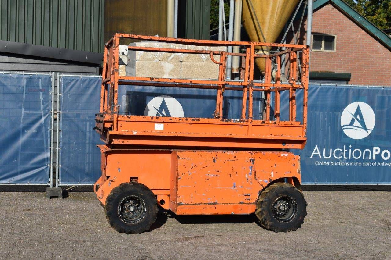 Scissor lift Genie GS2668 Diesel 9.9m