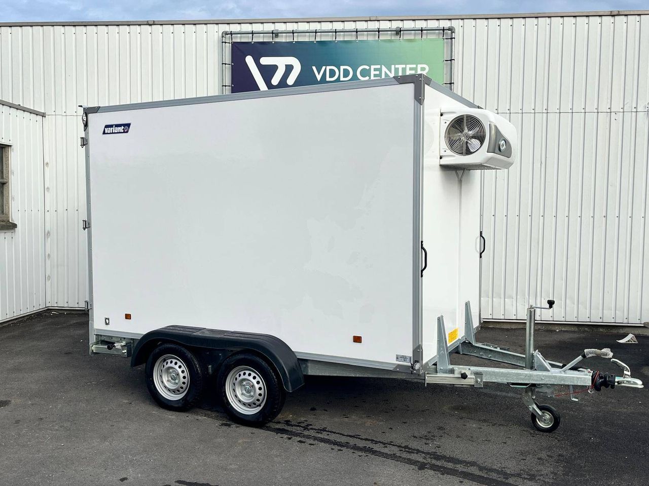 Refrigerated trailer Variant 2000kg New