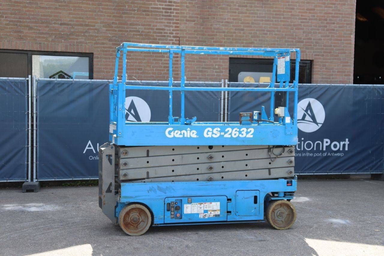 Scissor lift Genie GS-2632 Electric 9.96m 2006