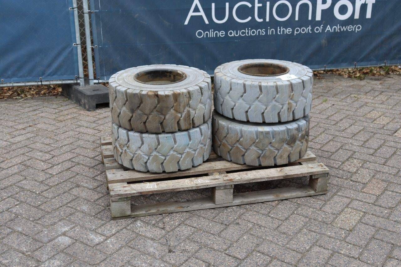 Batch of tires Magnum 23x10-12 for Haulotte HA15IP