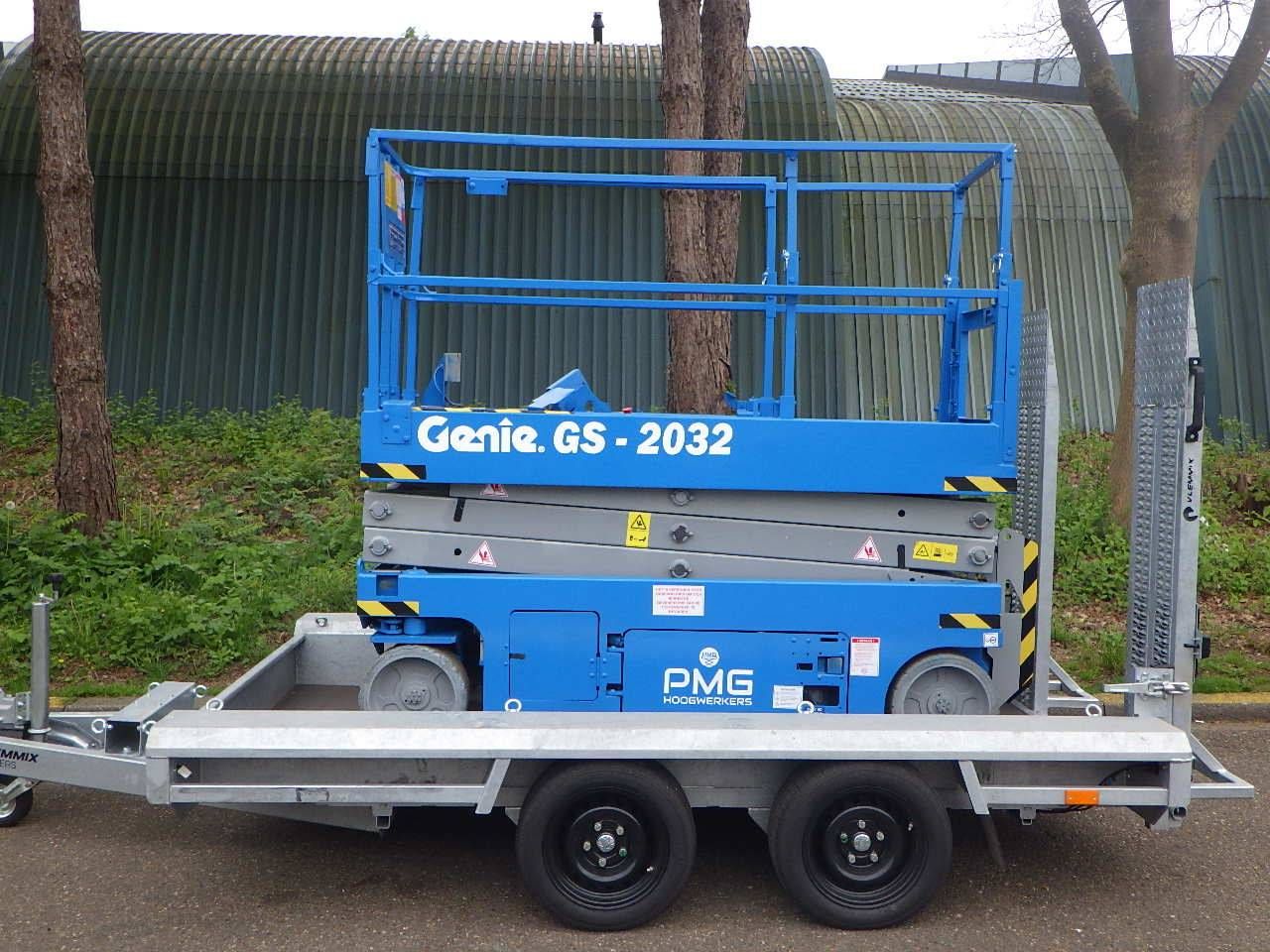 Scissor lift Genie GS-2032 Electric 8.1m 2014 on Trailer Vlemmix