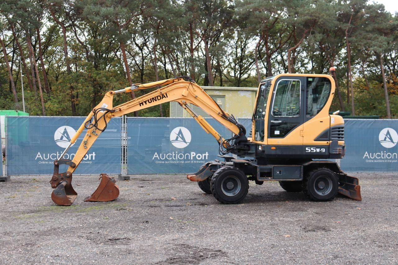 Wheel excavator Hyundai 55W-9 Diesel 41kW 2013