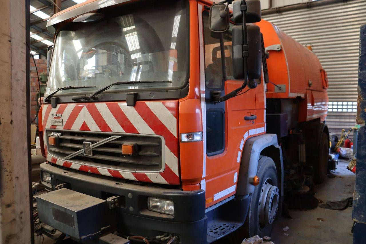 Balayeuse Volvo FL6 E17.0 Diesel 250 ch 2006