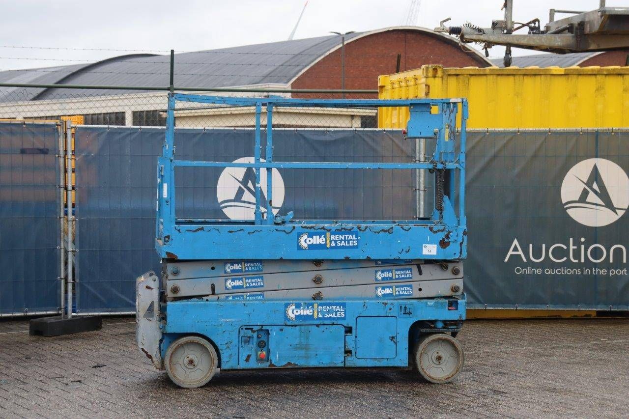 Scissor lift Genie GS-2032 Electric 8.13m 2012