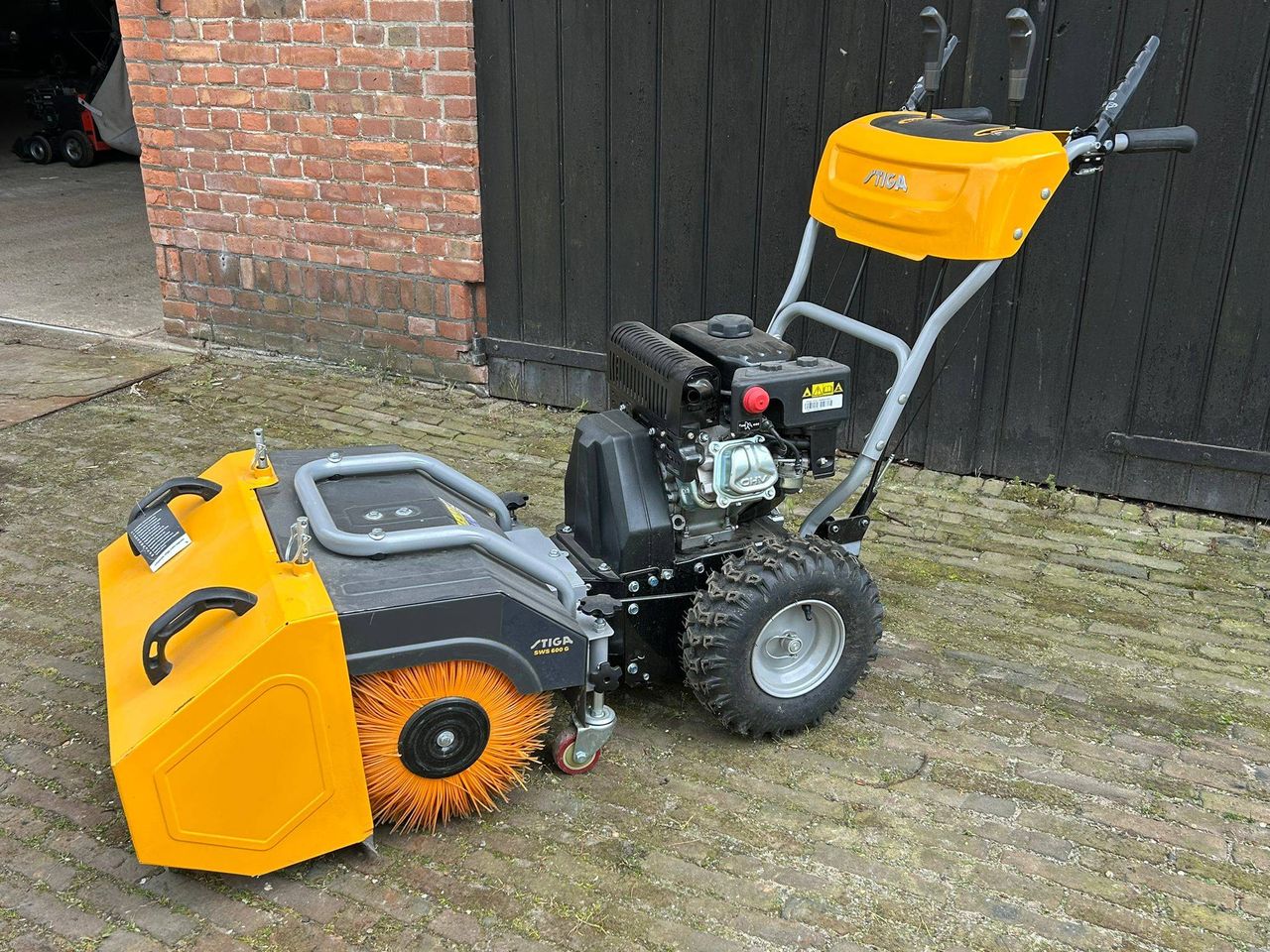 Sweeper Stiga SWR 2604 S Petrol 2021 New