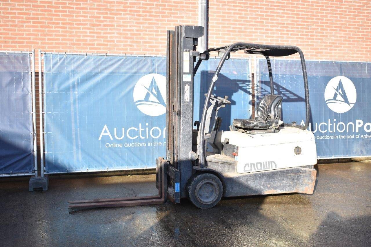 Chariot élévateur Crown SC3018 Électrique 1800kg