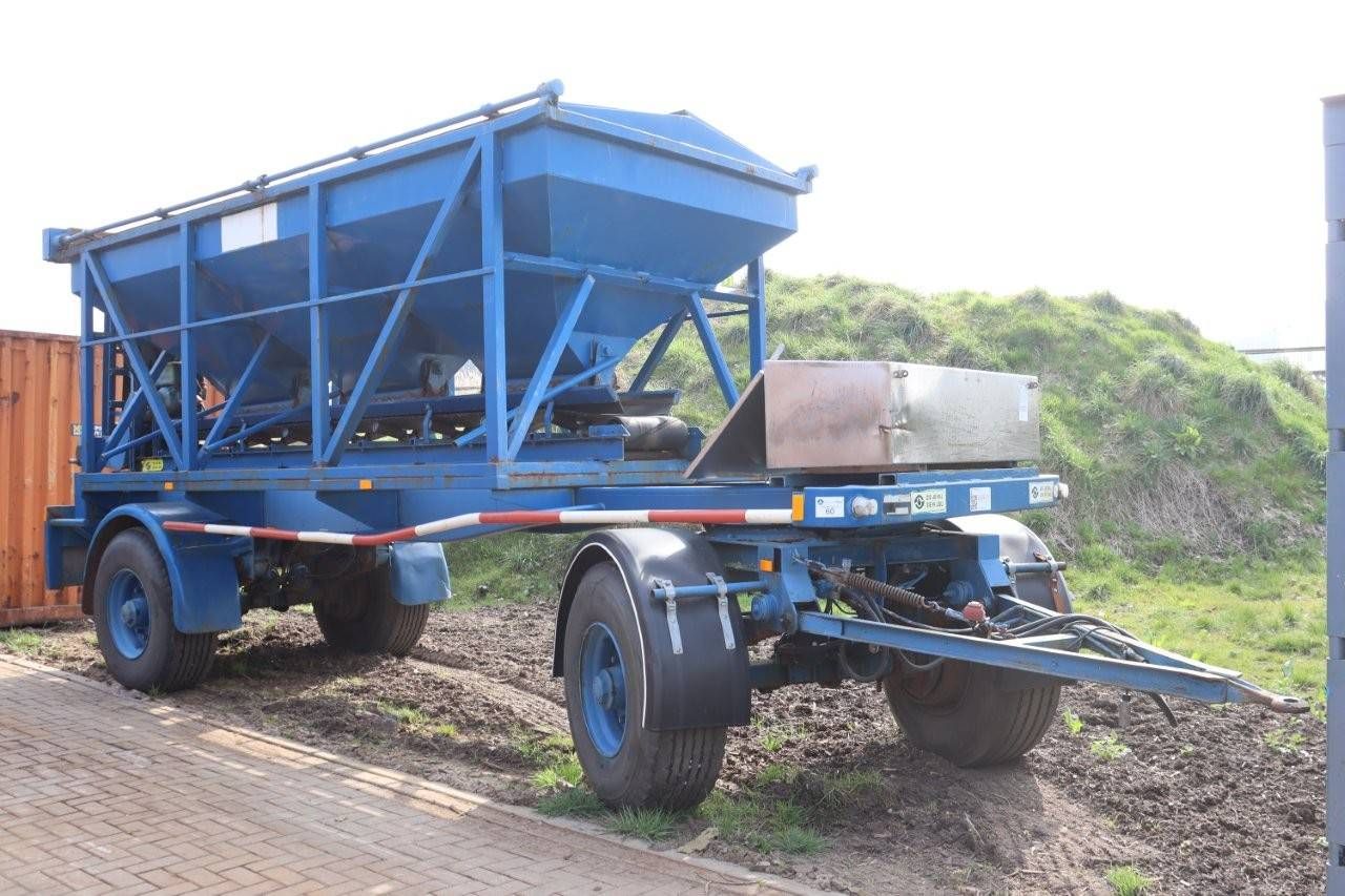 Fertilizer spreader Burg