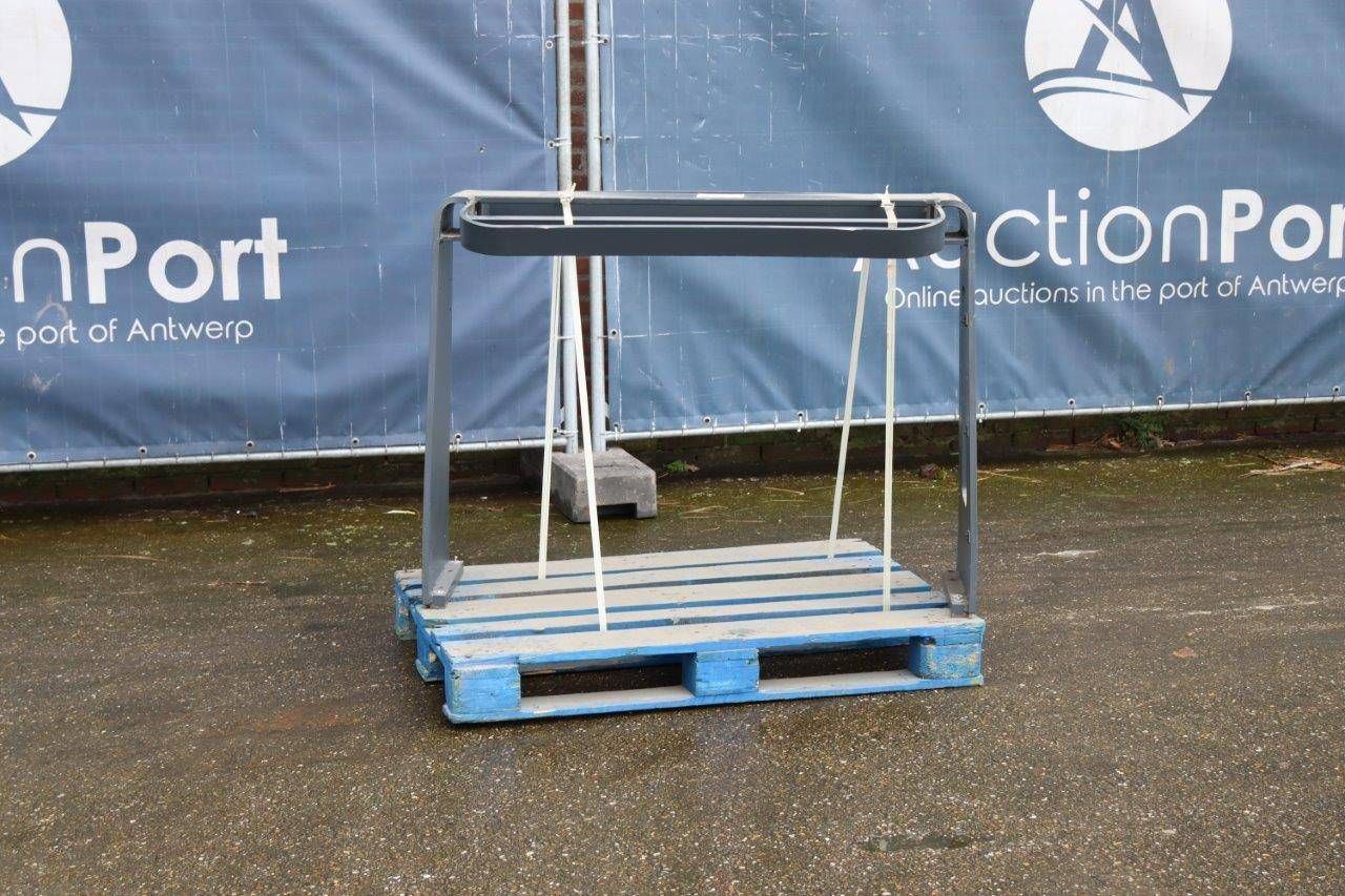 <div>Brand: Haloutte</div><div> Type: Compact 8</div><div> Serial number: CE128933</div><div> Year of construction: 2007</div><div> Fuel: electric</div><div> Motor power: 3 kW</div><div> Working height: 8m</div><div> Lifting capacity: 300kg</div><div> Operating hours read: 925 hours</div><div> Tires: full tires</div><div> Own weight: 1940kg</div><div> Color yellow</div><div><br></div><div> Machine description:</div><div> Machine starts, drives, rises and descends.</div>