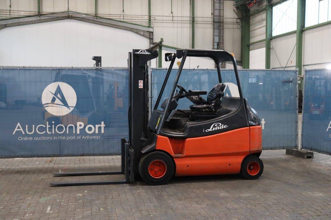 Forklift Linde E30/02/600 Electric 3000kg 5.6m 2007