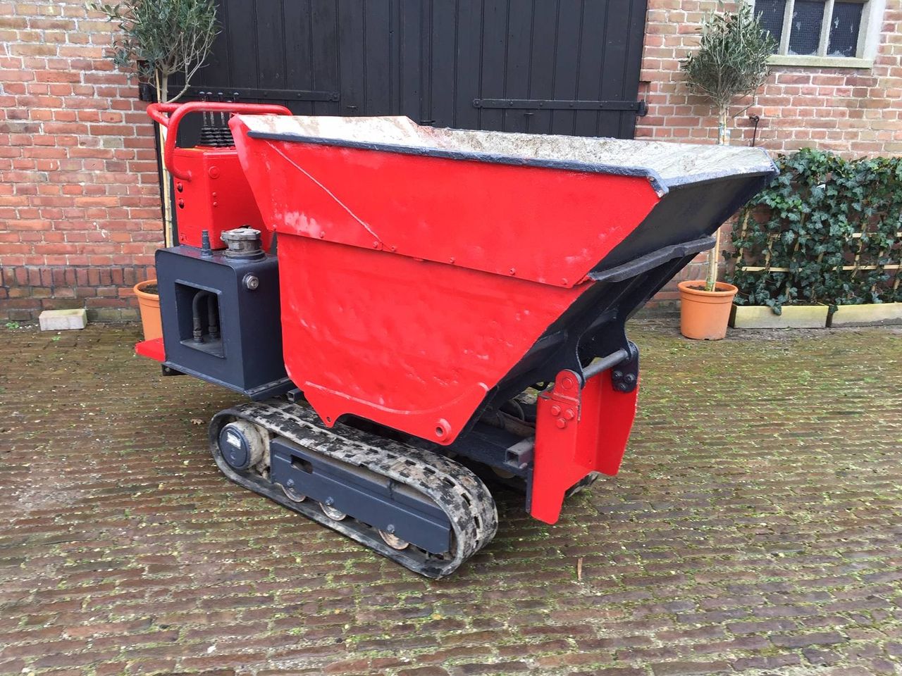 Gasoline tracked dumper