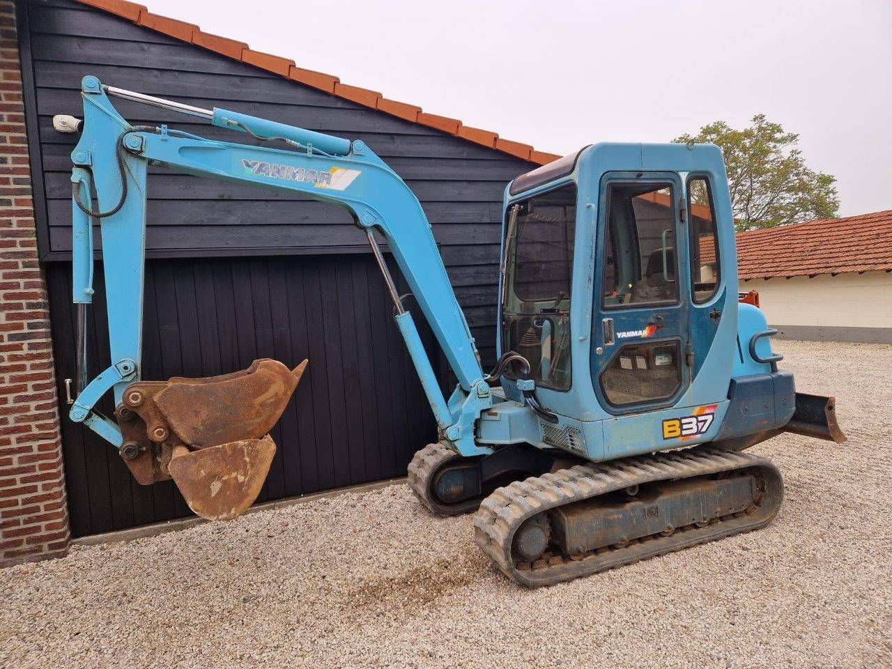 Crawler excavator Yanmar B37 Diesel