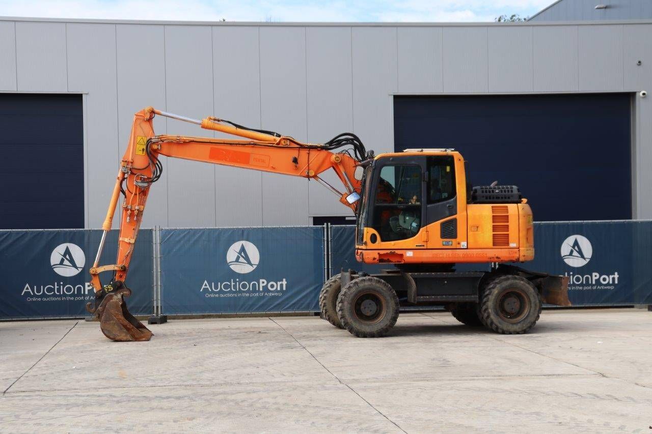 Wheel excavator Komatsu PW148-8 Diesel