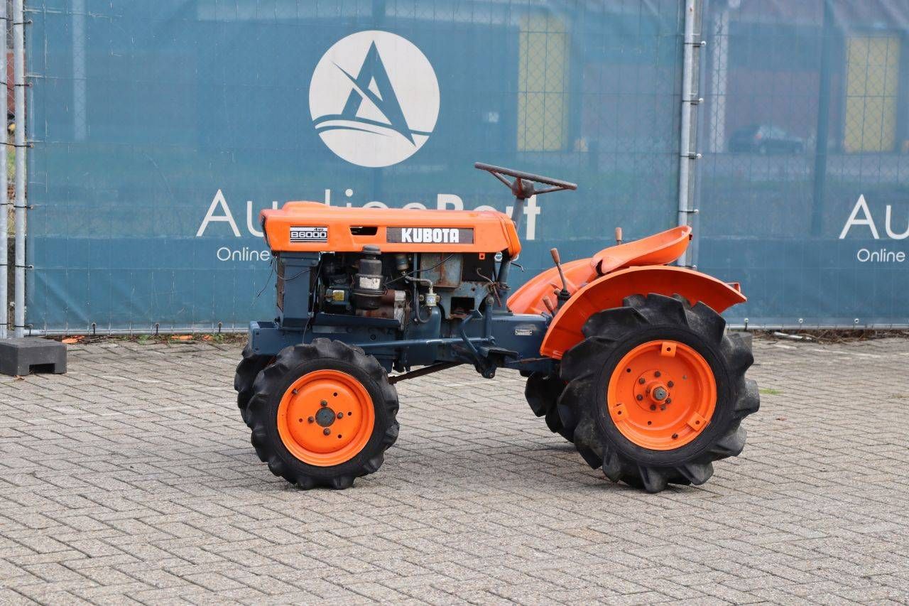 Mini-Traktor Kubota B6000 Diesel 12,5 PS