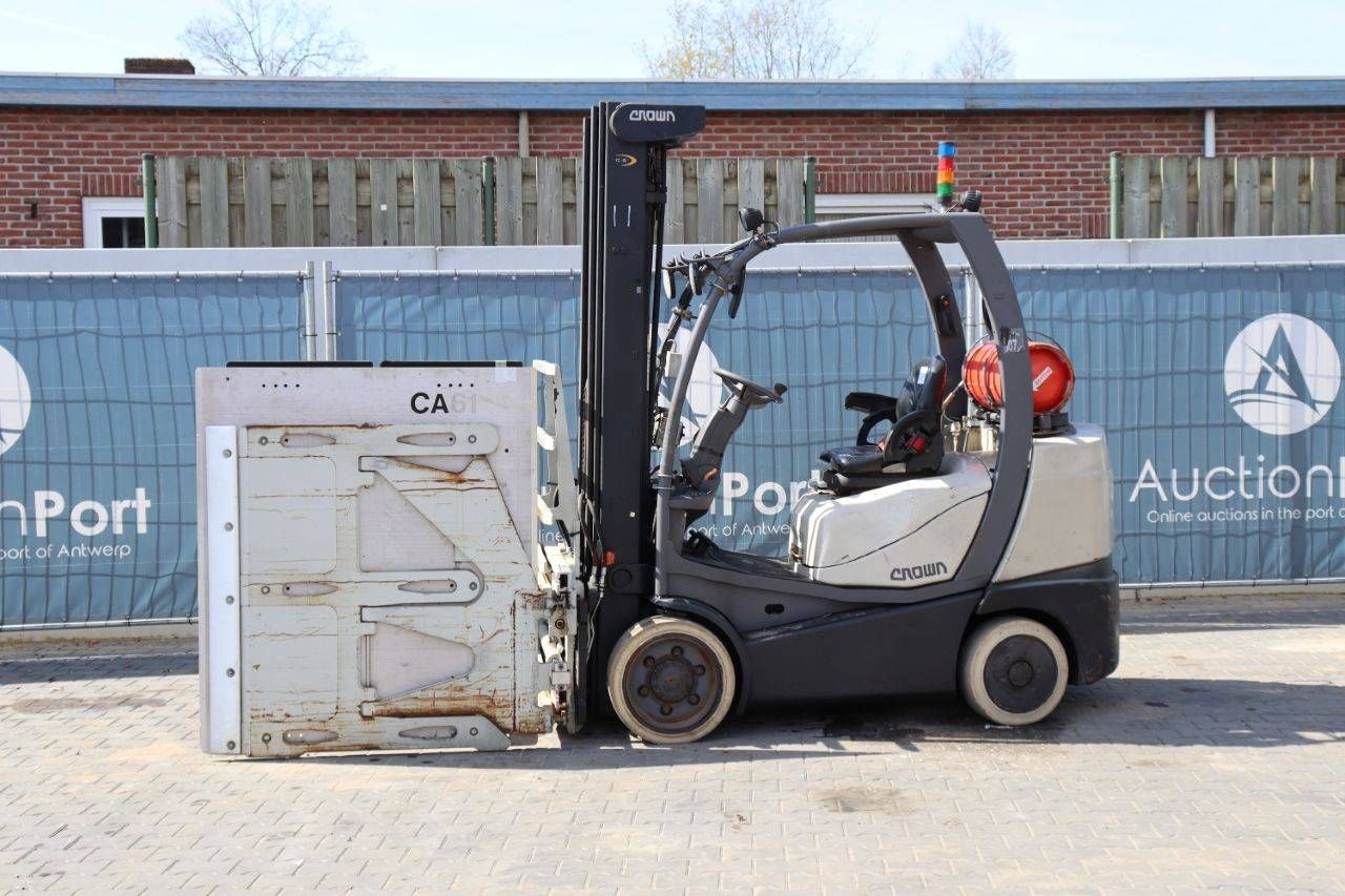 Crown LPG Forklift 2000kg 5.43m