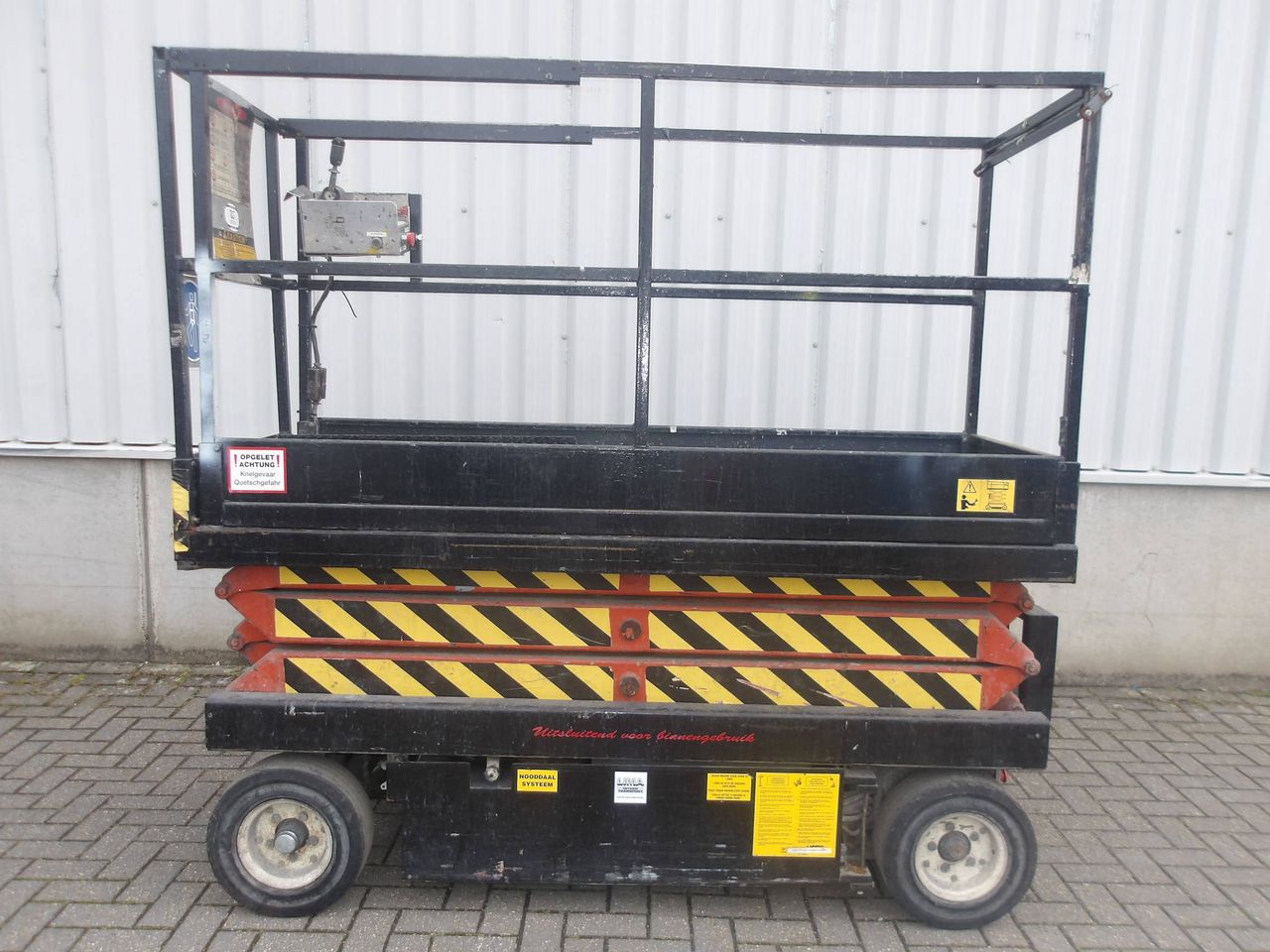Skyjack SJ3220 Scissor Lift 8.09m Electric 1991