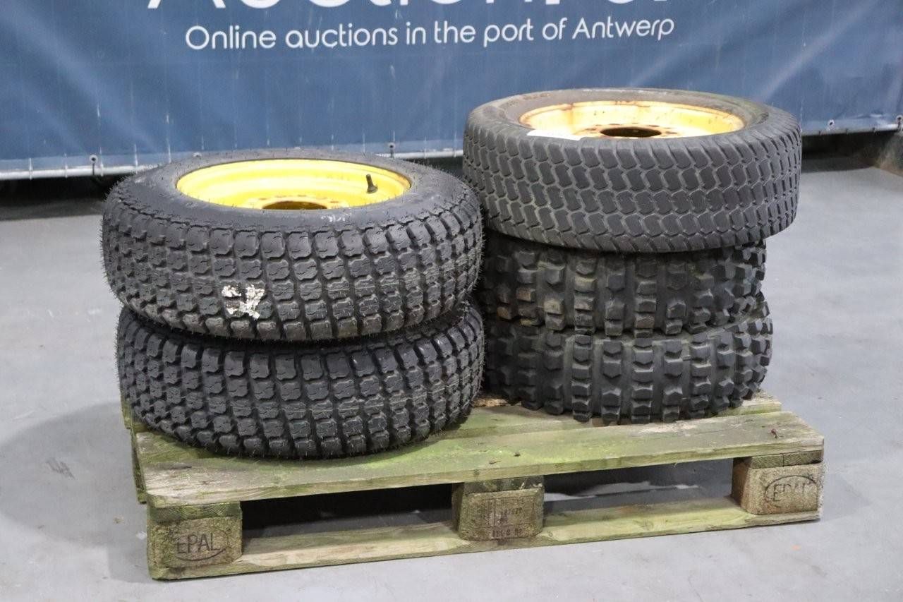 Party Tires Galaxy Titan