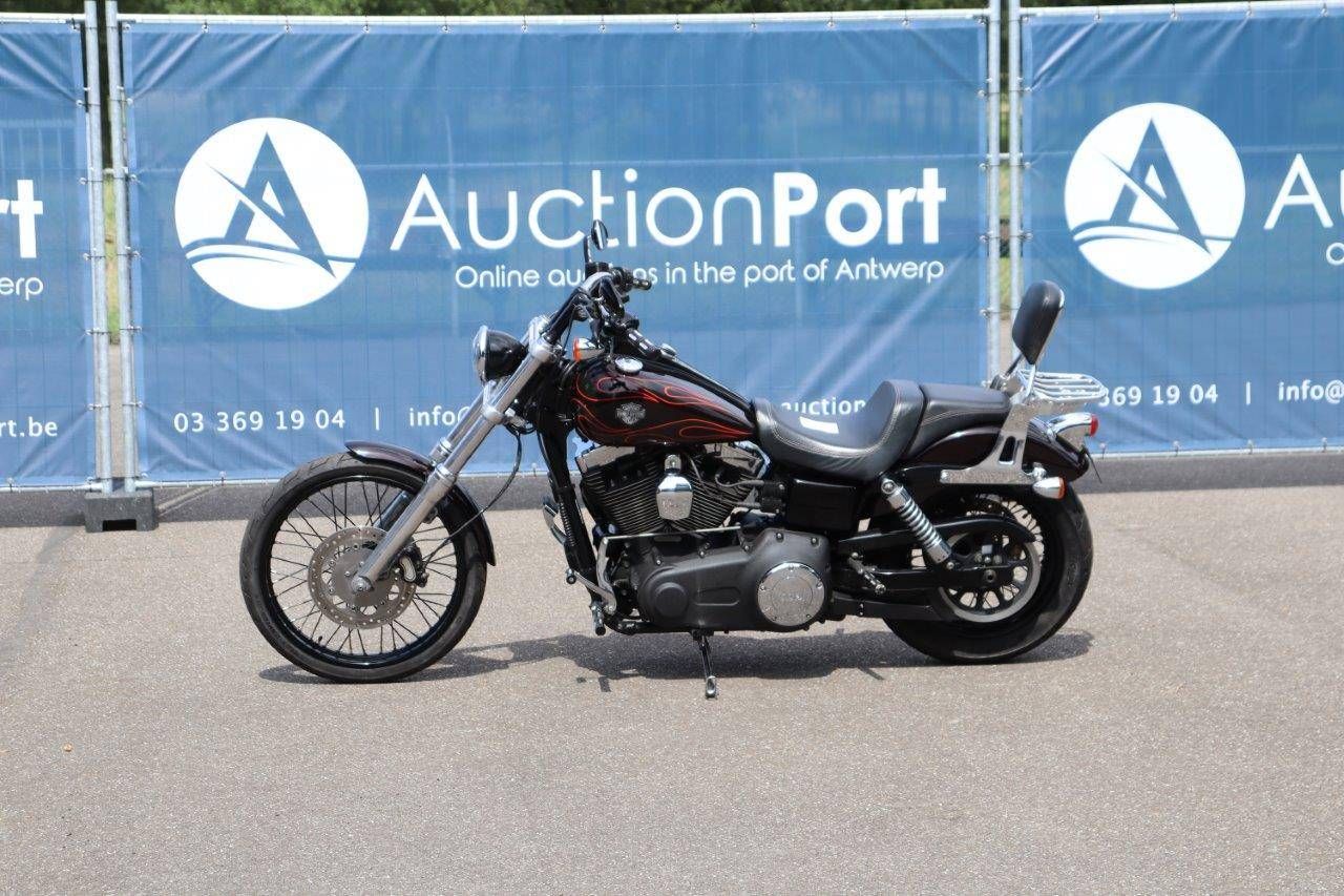 Motorcycle Harley-Davidson Dyna Wide Glide Petrol 2015
