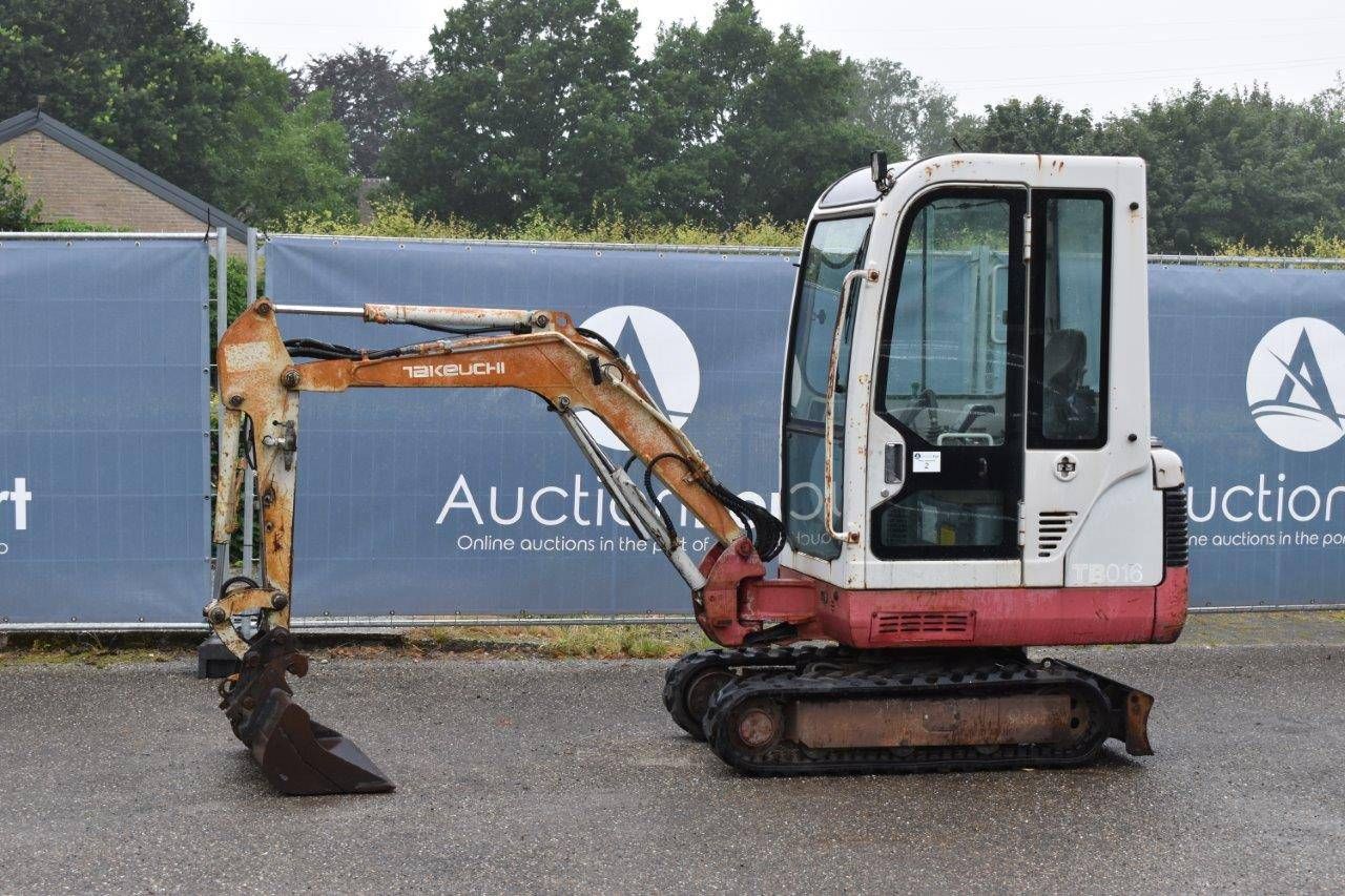 Mini digger Takeuchi TB016 Diesel 1600kg