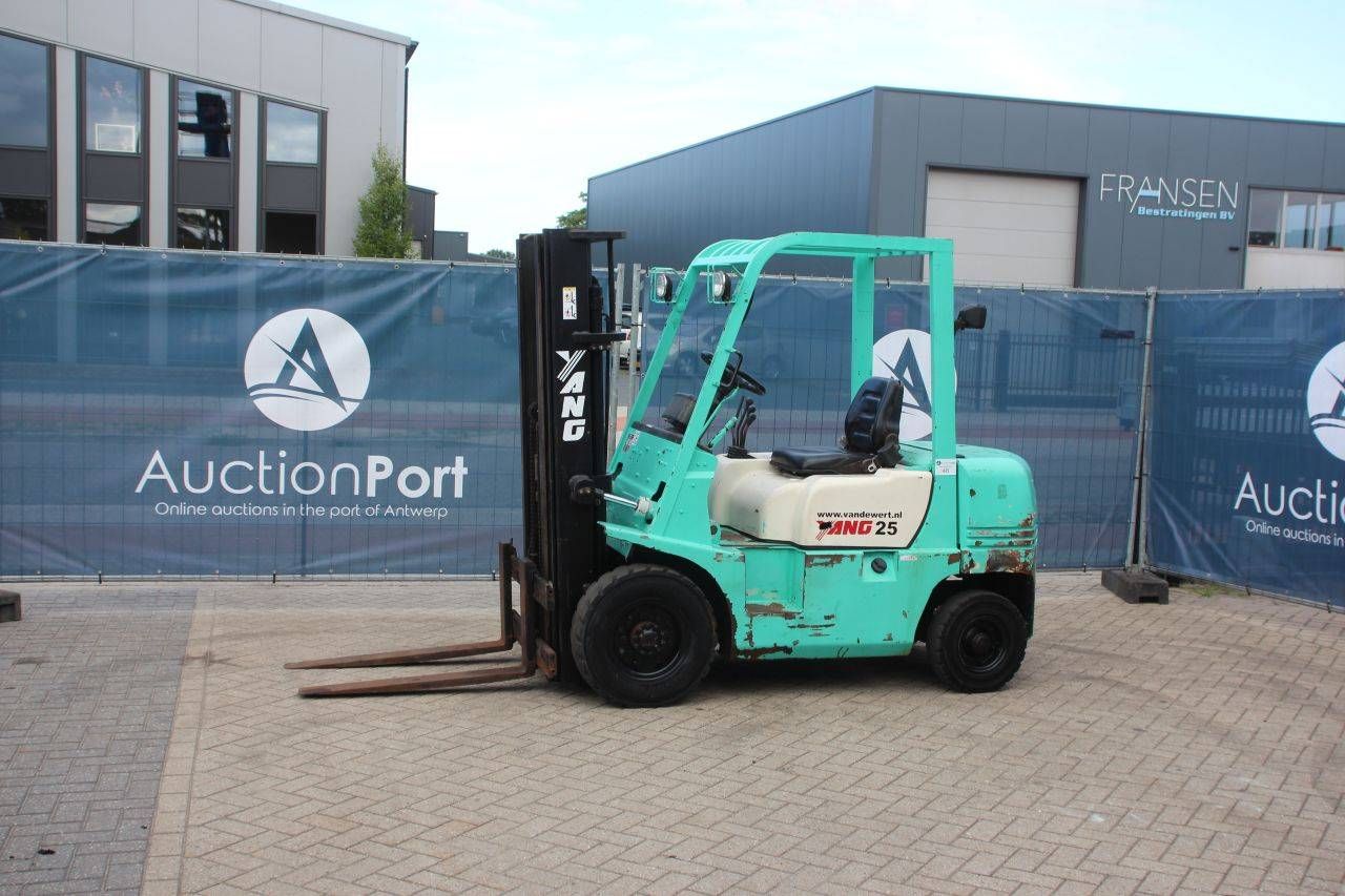 Gabelstapler Yang FD-25 Diesel 2500kg 1998