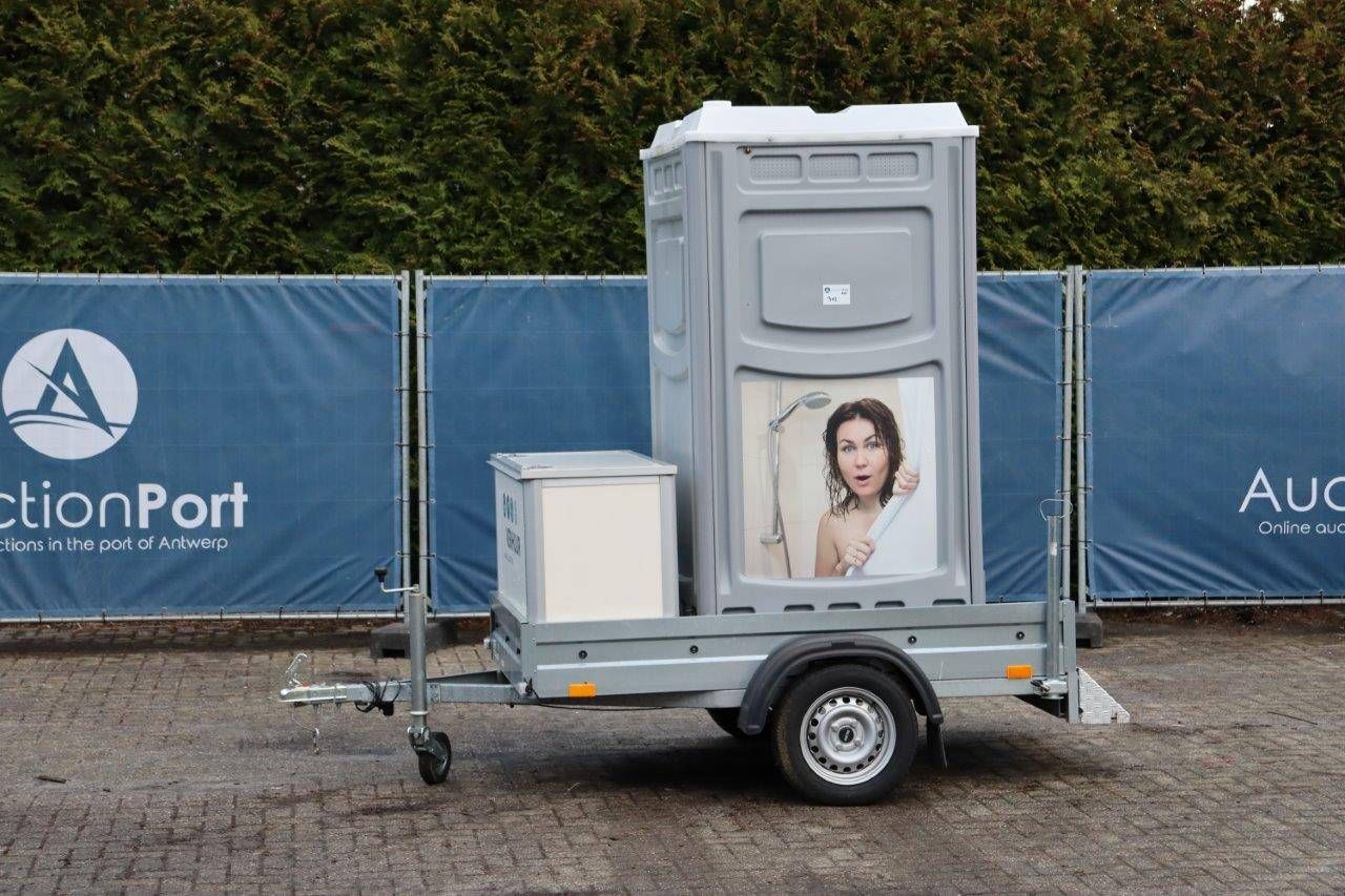 Mobiele Douchecabine op Aanhangwagen met boiler