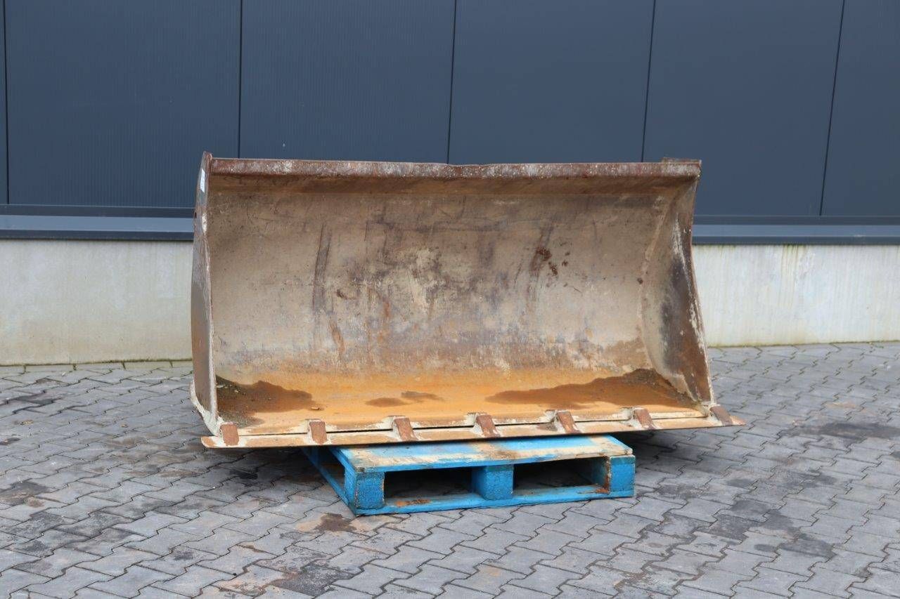 Digger bucket