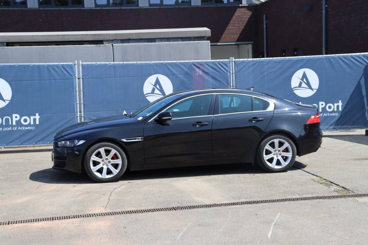Jaguar XE Benzine 2016 (Marge)