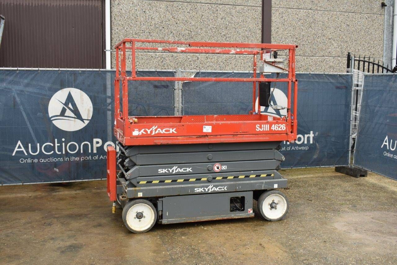 Scissor lift SkyJack SJIII 4626 Electric 7.9m