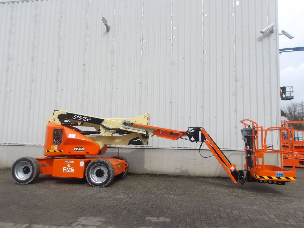 Articulated boom lift JLG E400AJPN 14.19m Electric 2014