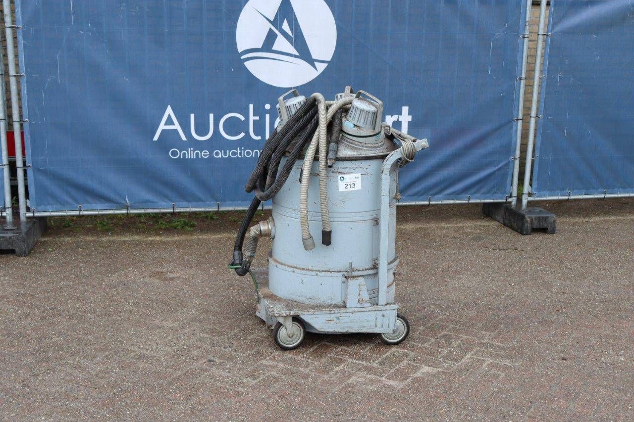 Industrial vacuum cleaner Nilfisk GS83 Electric 2100W