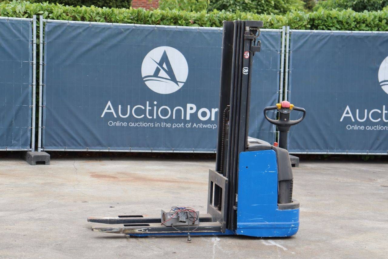 Stacker Electric