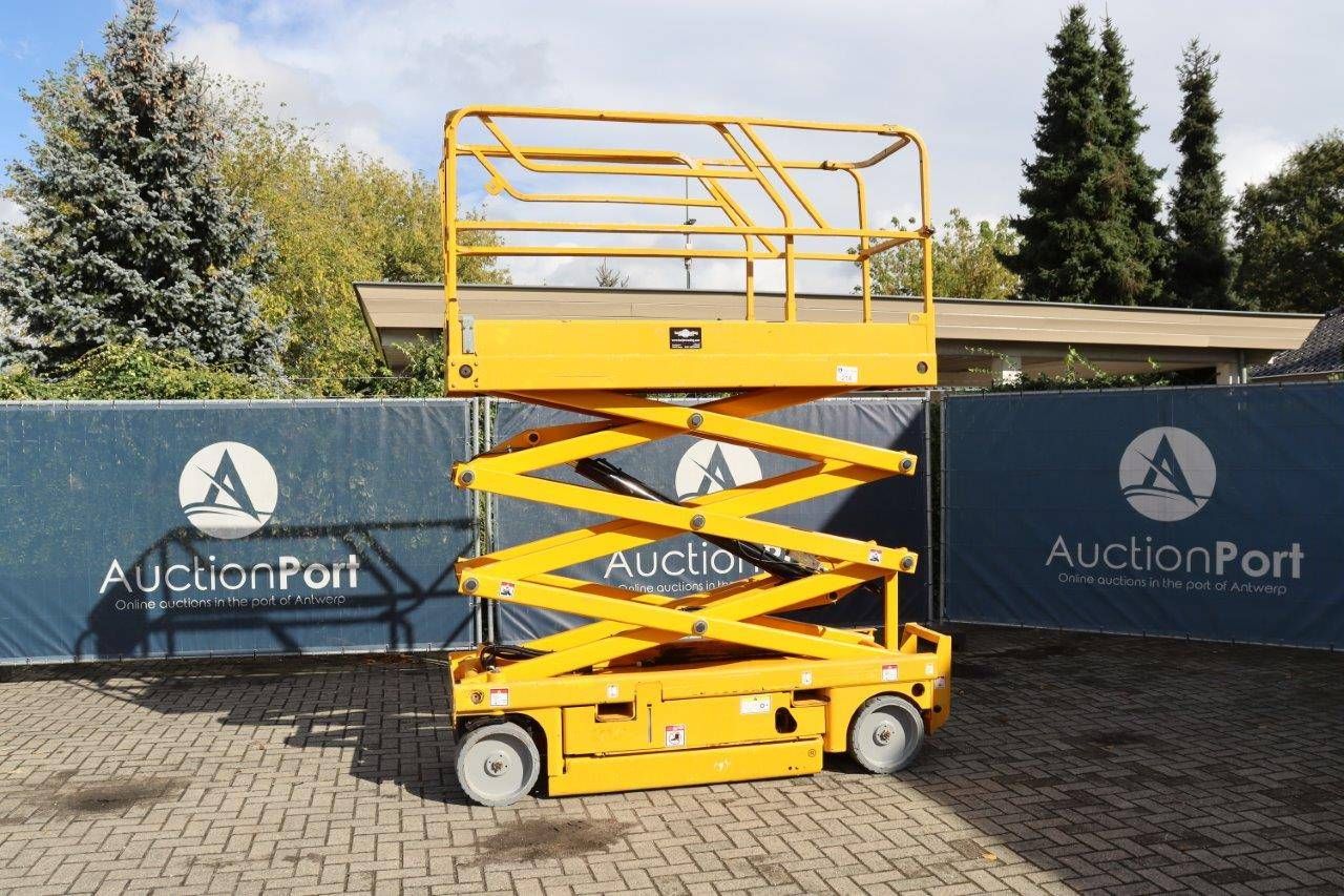 Scissor lift Haulotte Compact 8 Electric 8m 2009