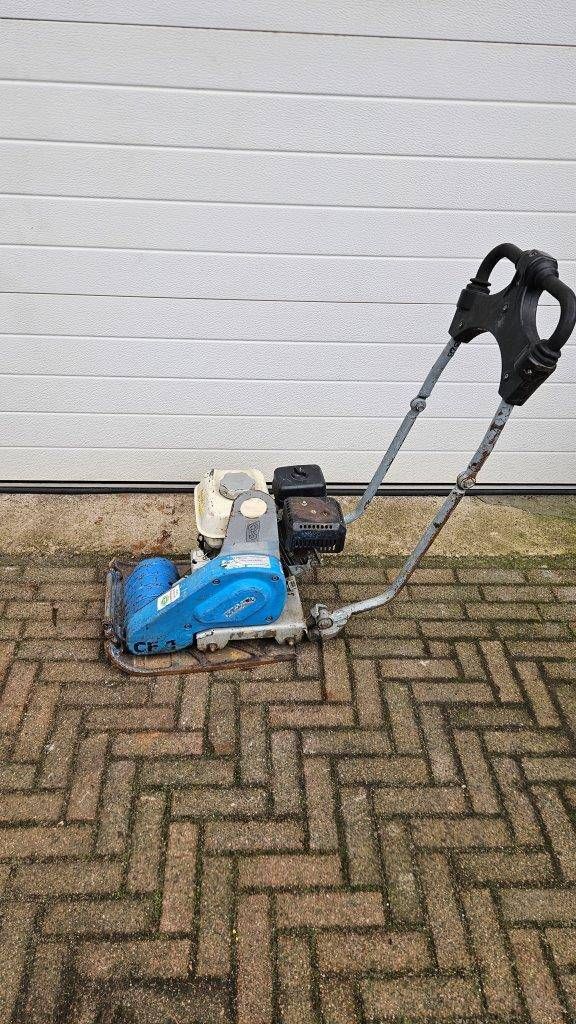Vibrating plate (margin)