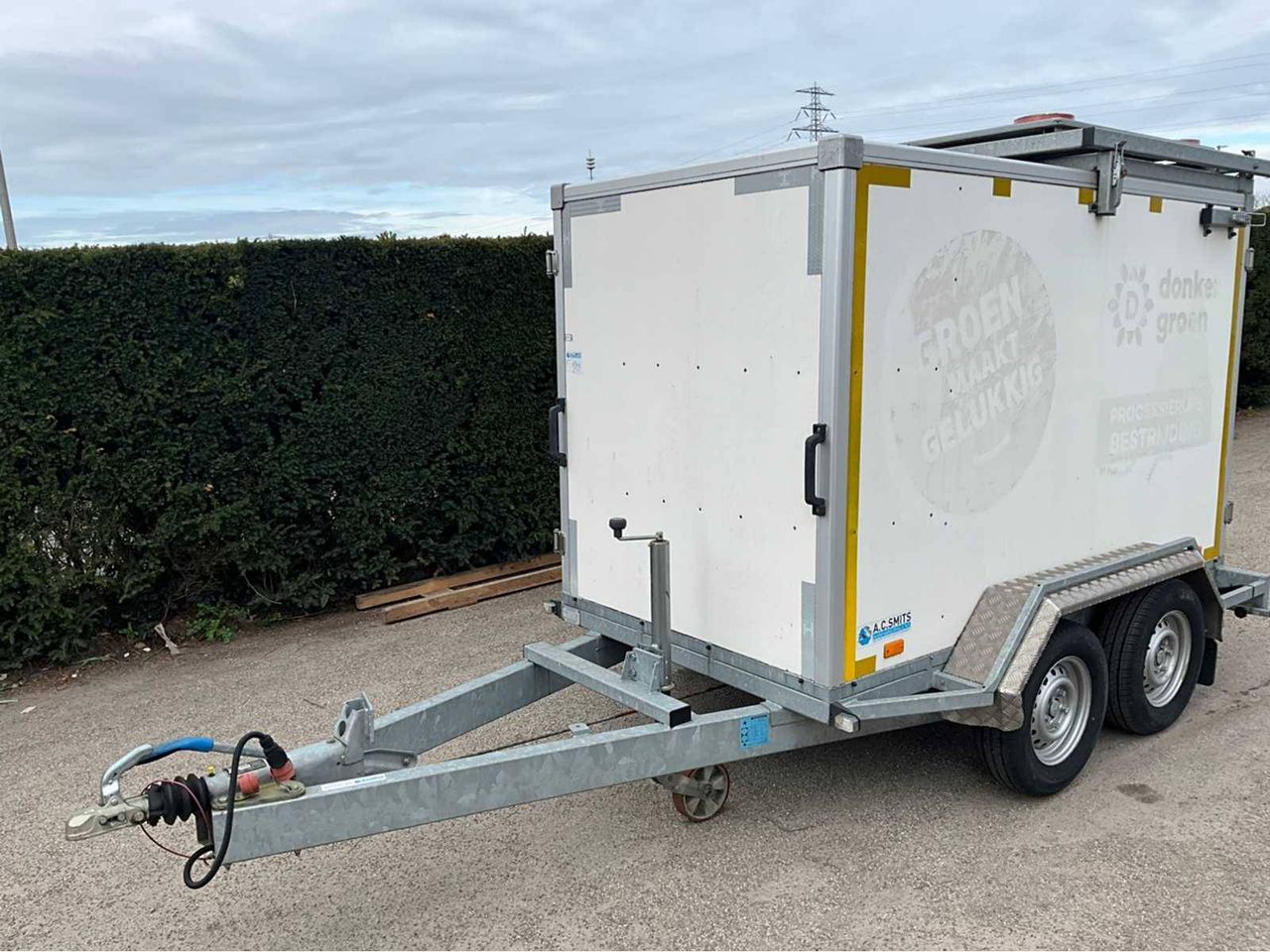 HOKA 2019 enclosed trailer