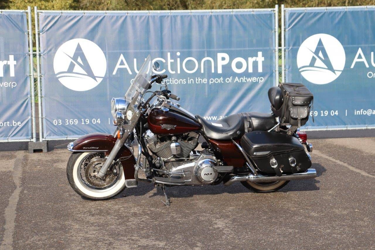 Motorcycle Harley-Davidson Road King Classic Touring Petrol 2011