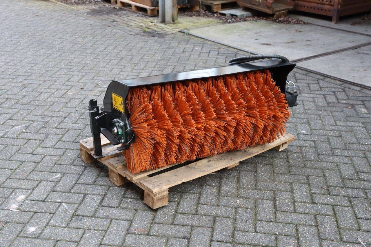 Sweeping brush attachment 120cm for Skidster New