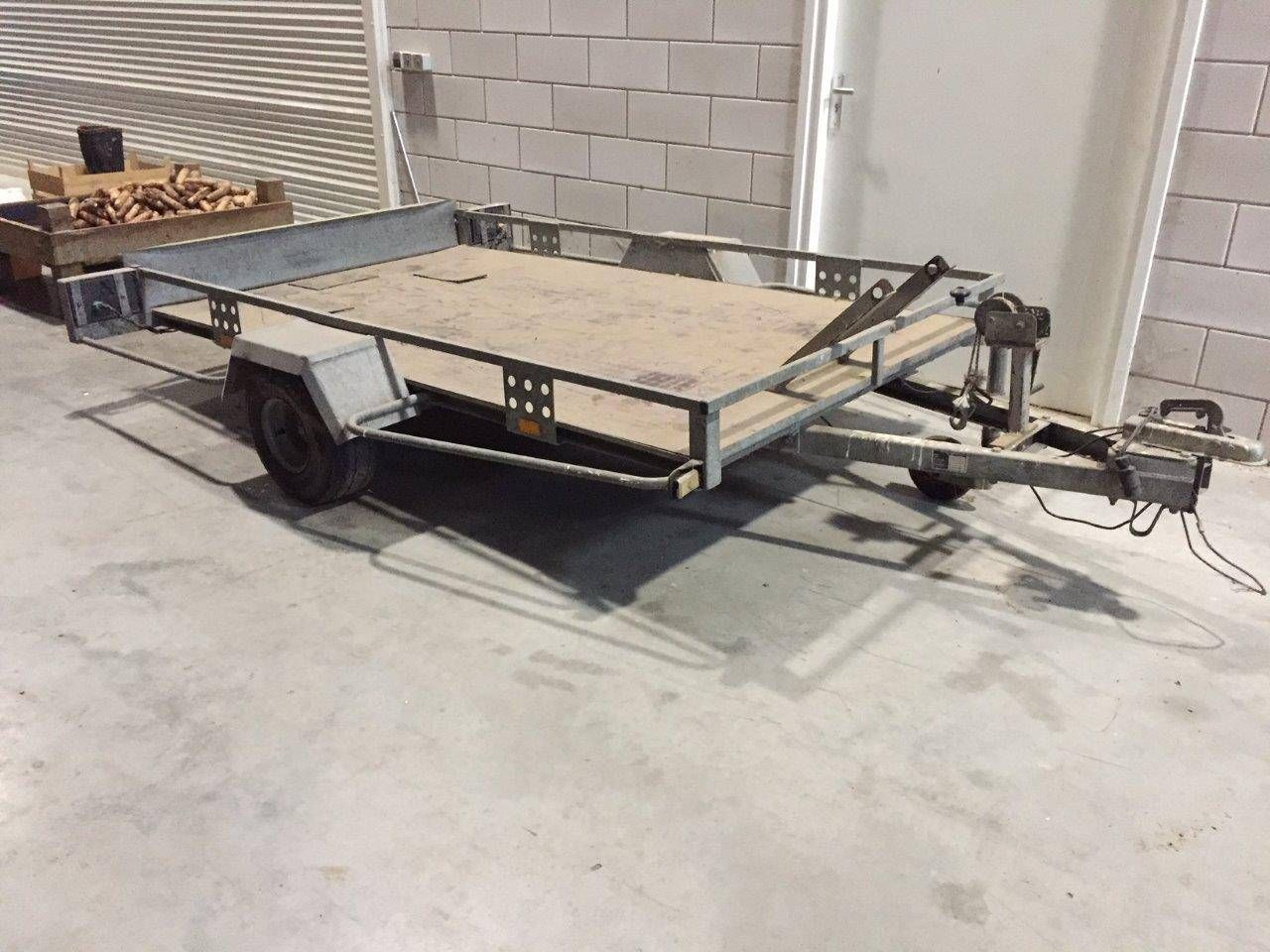 Trailer Power Trailer (Margin)