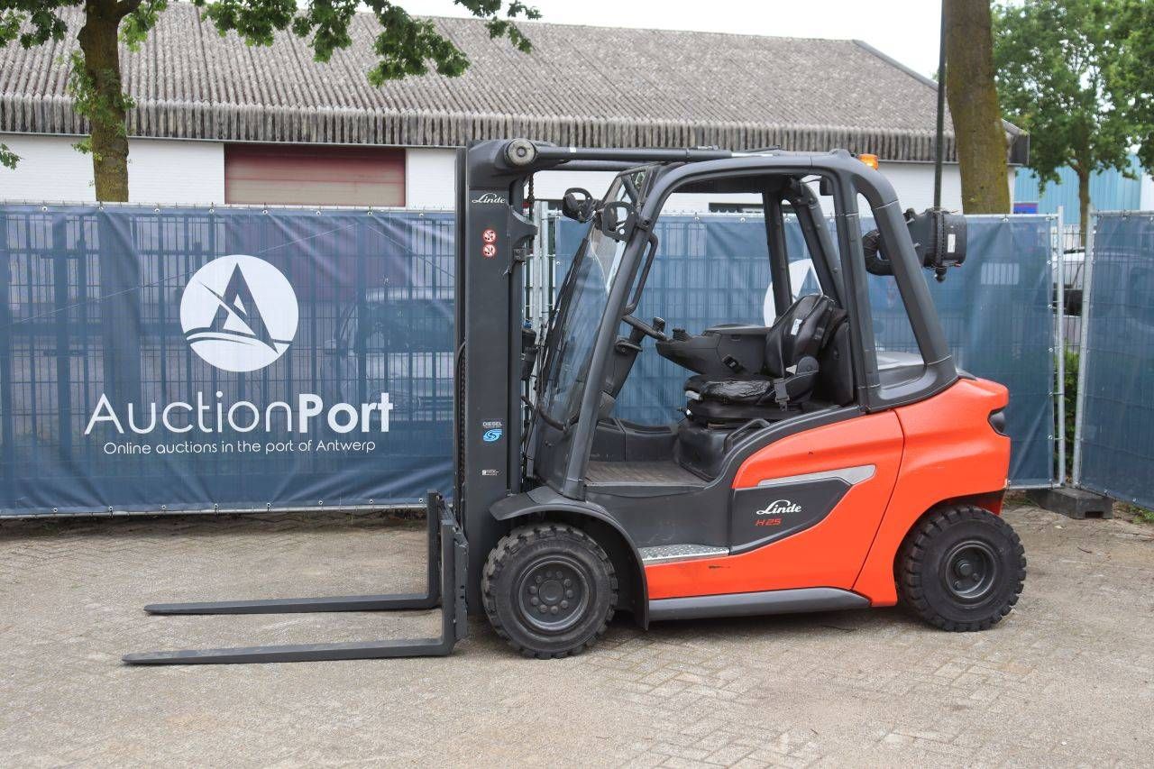 Carrello elevatore diesel Linde H25D-01 da 2500 kg, anno 2023