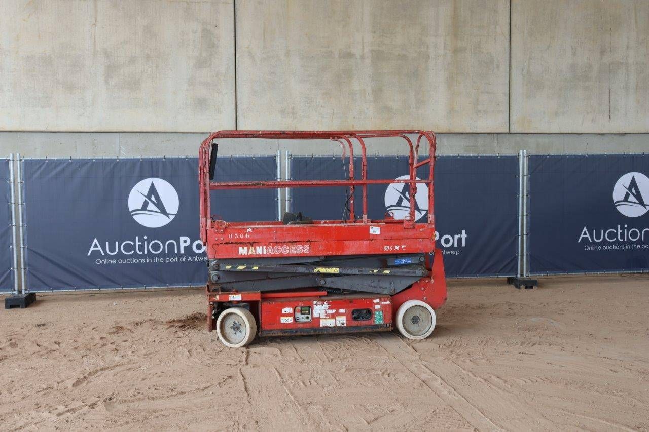 Manitou 81XE Electric Scissor Lift 8.1m