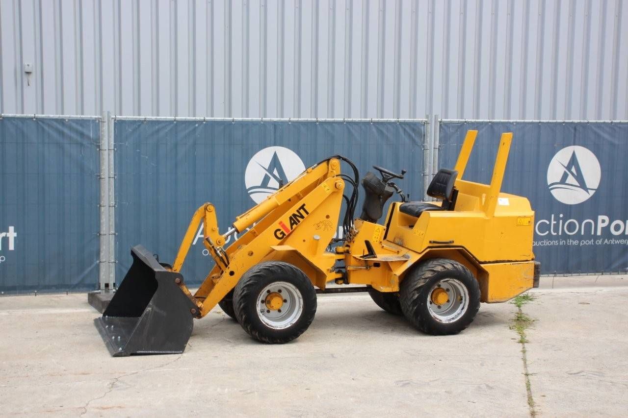 Articulated loader Giant V451T Diesel 2005