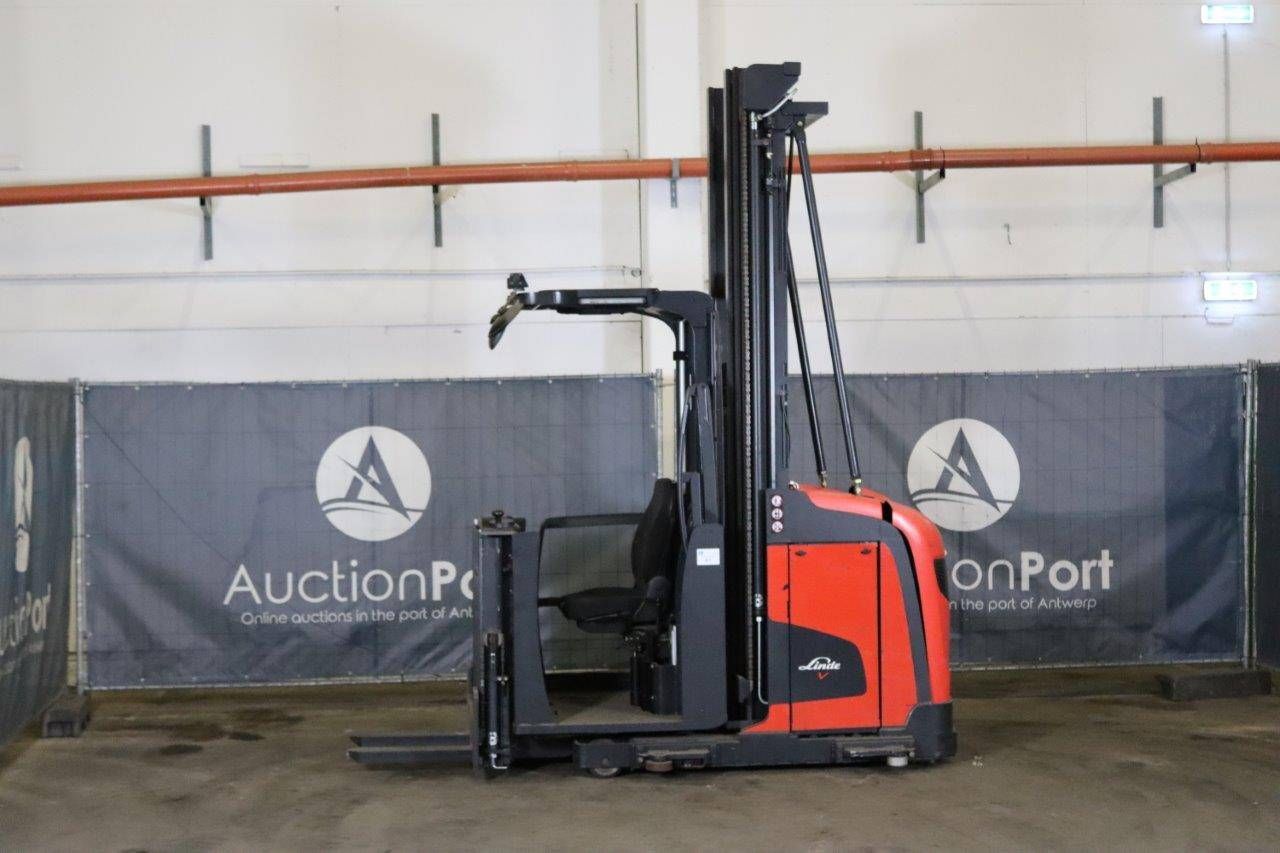 Reach truck Linde V-48Volt Electric 1000kg 7.65m 2015