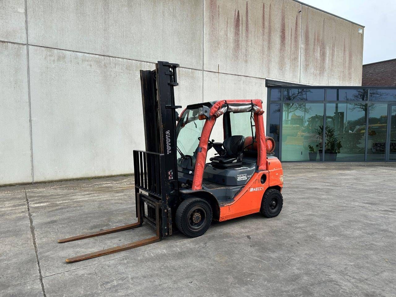 Forklift Toyota 02-8FGF25 LPG 2500kg