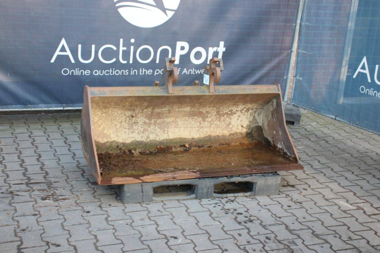 Pladdet ground bucket