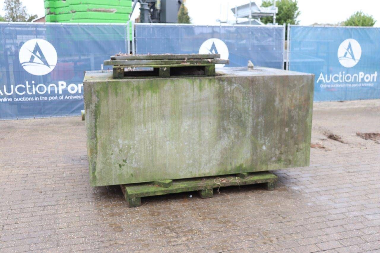 Transport tank