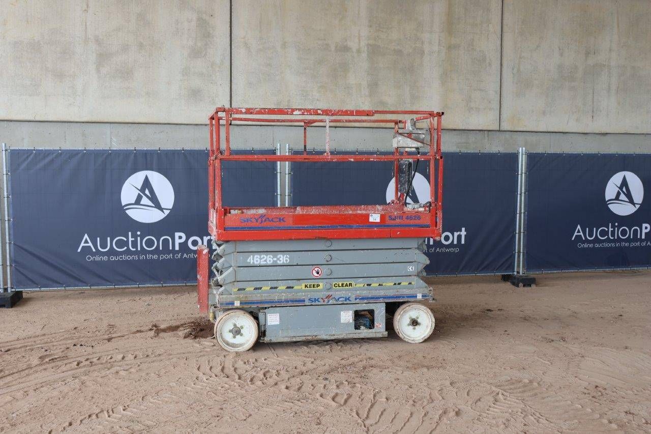 Scissor Lift Skyjack SJIII 4626 Electric 9.9m